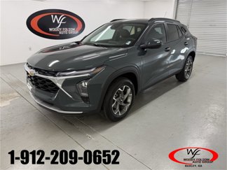 New 2025 Chevrolet Trax LT w/ Driver Confidence Package image 1