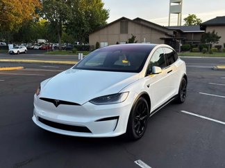 Used 2023 Tesla Model X image 1