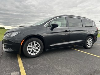 Used 2020 Chrysler Voyager Lxi image 1