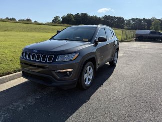 Used 2018 Jeep Compass Latitude image 1