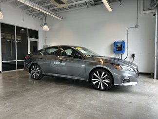 Used 2022 Nissan Altima 2.5 SR image 1