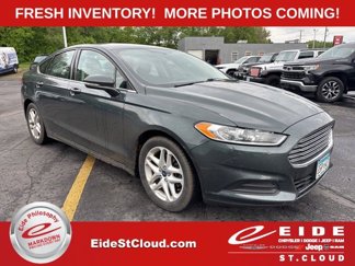 Used 2016 Ford Fusion SE image 1
