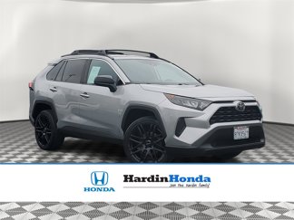 Used 2021 Toyota RAV4 LE image 1