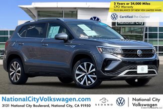 Certified 2022 Volkswagen Taos SE image 1