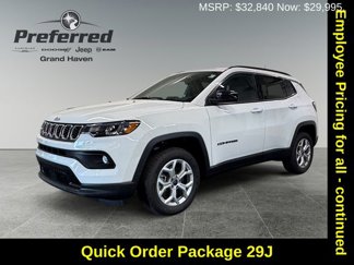 New 2025 Jeep Compass Latitude image 1
