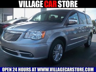 Used 2015 Chrysler Town & Country Touring-L w/ Driver Convenience Group image 1