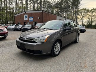 Used 2010 Ford Focus SE image 1