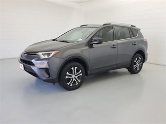 Used 2017 Toyota RAV4 LE image 1