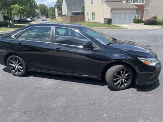 Used 2016 Toyota Camry SE image 1