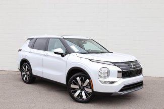 New 2025 Mitsubishi Outlander SE image 1
