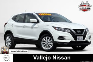 Used 2022 Nissan Rogue Sport S image 1