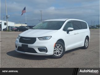 Used 2023 Chrysler Pacifica Touring-L image 1