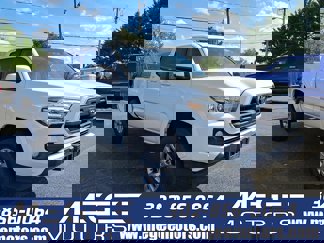 Used 2017 Toyota Tacoma SR5 image 1