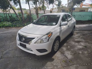 Used 2016 Nissan Versa SV image 1