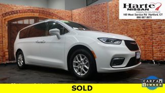 Used 2022 Chrysler Pacifica Touring-L image 1