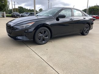 Used 2021 Hyundai Elantra SEL image 1