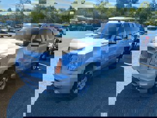 Used 2014 GMC Yukon XL SLE image 1