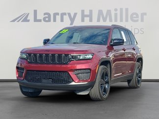 Used 2023 Jeep Grand Cherokee Altitude image 1