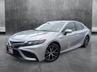 Used 2023 Toyota Camry SE image 1