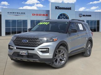 Used 2022 Ford Explorer XLT image 1