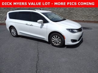Used 2017 Chrysler Pacifica Touring-L image 1