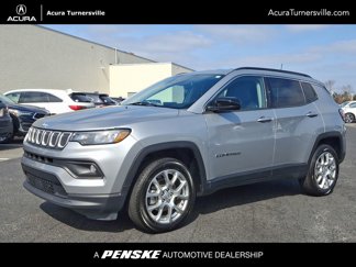 Used 2022 Jeep Compass Latitude image 1