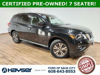 Used 2020 Nissan Pathfinder SV image 1