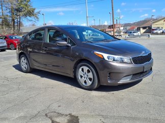 Used 2017 Kia Forte LX image 1