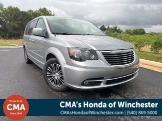 Used 2014 Chrysler Town & Country S image 1