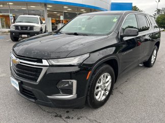 Used 2022 Chevrolet Traverse LS w/ LPO, Floor Liner Package image 1