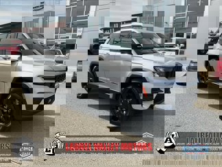 New 2025 Jeep Grand Cherokee Altitude image 1