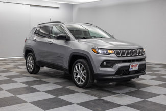 Used 2022 Jeep Compass Latitude image 1