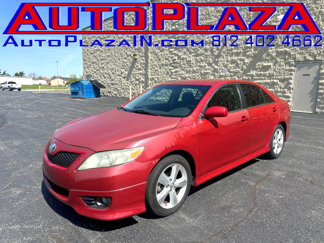 Used 2010 Toyota Camry SE image 1