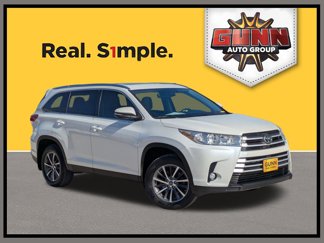 Used 2019 Toyota Highlander XLE w/ Carpet Mat Package (TMS) image 1
