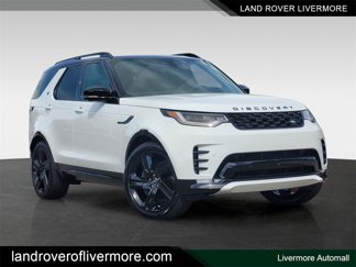 New 2025 Land Rover Discovery Dynamic SE image 1