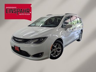 Used 2017 Chrysler Pacifica Touring-L w/ Tire & Wheel Group image 1