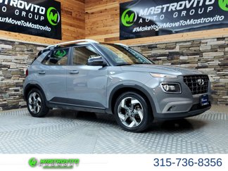 Used 2023 Hyundai Venue Limited image 1