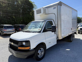 Used 2015 Chevrolet Express 4500 image 1