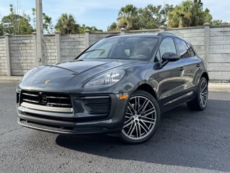 Used 2025 Porsche Macan image 1