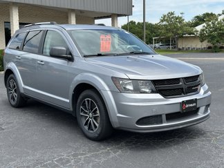 Used 2017 Dodge Journey SE w/ Flexible Seating Group image 1