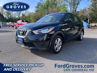Used 2020 Nissan Kicks S image 1