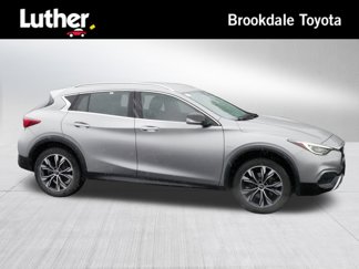 Used 2017 INFINITI QX30 AWD image 1