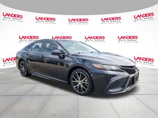 Used 2021 Toyota Camry SE image 1