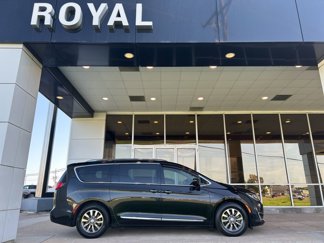 Used 2019 Chrysler Pacifica Touring-L Plus w/ Advanced Safetytec Group image 1