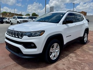 Used 2022 Jeep Compass Latitude image 1