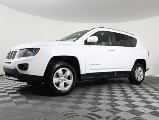Used 2017 Jeep Compass Latitude image 1