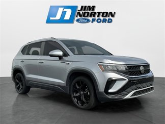 Used 2022 Volkswagen Taos SE image 1