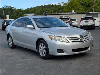 Used 2011 Toyota Camry LE image 1