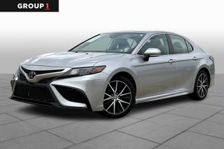 Used 2022 Toyota Camry SE image 1