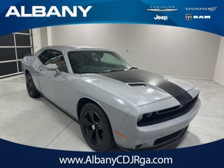 Used 2021 Dodge Challenger SXT image 1